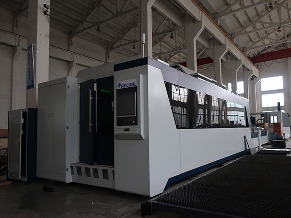 Good price Industry model 750w 1000w pipe fiber laser cutting machine