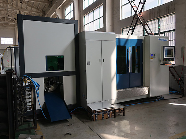 Raycus IPG Metal tube and plate fiber laser cutting machine with rotary device